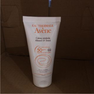 アベンヌ(Avene)のりさ 様 専用 アベンヌ ミネラルUVシールド 日焼け止めクリーム(日焼け止め/サンオイル)