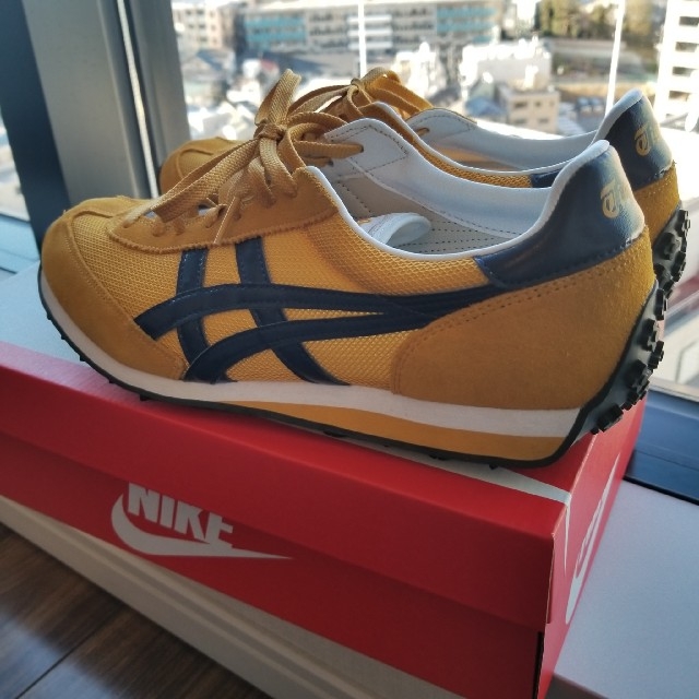 Onitsuka Tiger(オニツカタイガー)の【中古極美品】オニツカタイガー イエローネイビー 26.5cm メンズの靴/シューズ(スニーカー)の商品写真