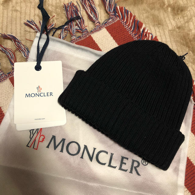 MONCLER(モンクレール)のモンクレール ニット帽 新品未使用 正規品 男女兼用 レディースの帽子(ニット帽/ビーニー)の商品写真