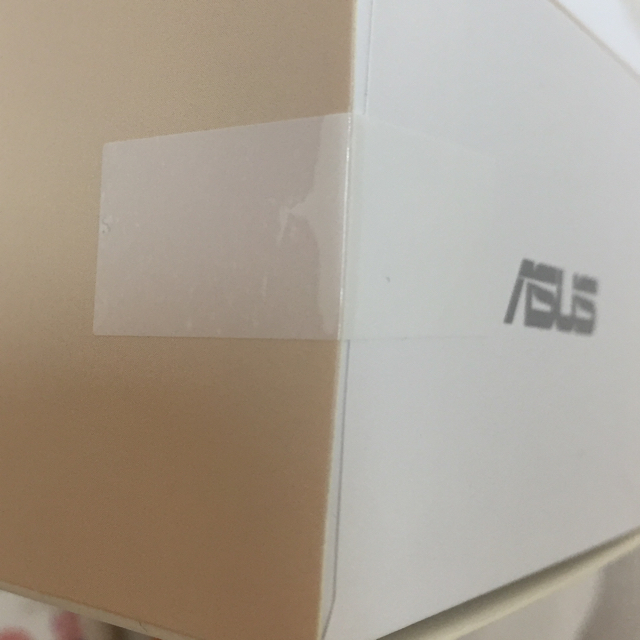 ASUS(エイスース)の★新品未開封★最終価格Asus Zenfone Max Plus ゴールド スマホ/家電/カメラのスマートフォン/携帯電話(スマートフォン本体)の商品写真