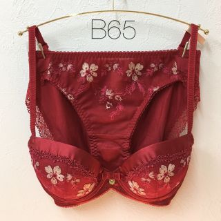 トリンプ(Triumph)のちえ様専用♡【新品】B65 アモスタイル ブラ&ショーツセット(ブラ&ショーツセット)