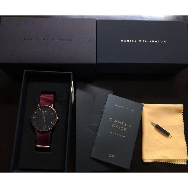 Daniel Wellington(ダニエルウェリントン)の新品 新作 ダニエルウェリントン  腕時計 レッド クラシックブラック レディースのファッション小物(腕時計)の商品写真