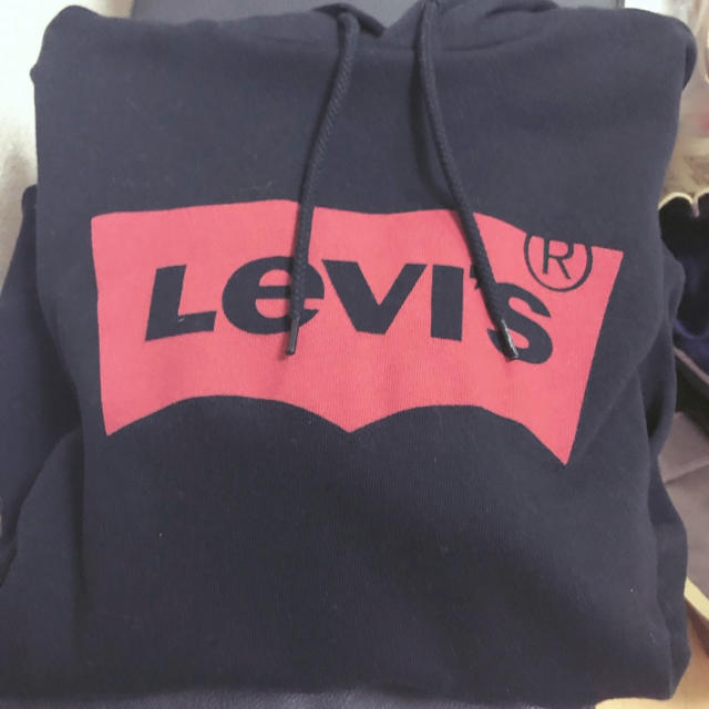 Levi's(リーバイス)のLevi's バットウィングプルオーバーフーディー ブラック XS  レディースのトップス(トレーナー/スウェット)の商品写真