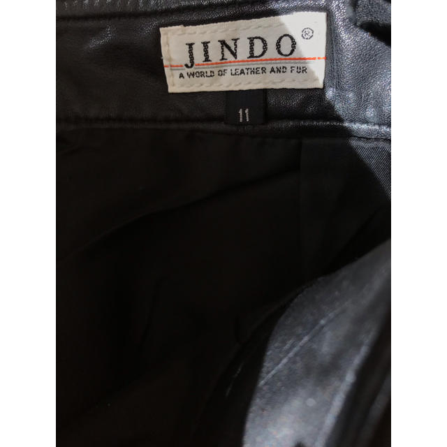 kumikyoku（組曲）(クミキョク)のタイトスカート レザー JINDO 11号 1度使用のみ ブラック ポケット付き レディースのスカート(ひざ丈スカート)の商品写真