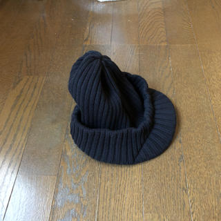 ユニクロ(UNIQLO)のツバ付きニット帽★黒(ニット帽/ビーニー)
