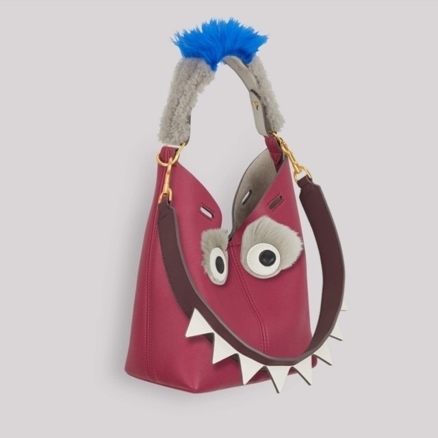 ANYA HINDMARCH(アニヤハインドマーチ)の残２【新品】Anya Hindmarch EYES ファー ステッカー グレー  レディースのファッション小物(その他)の商品写真