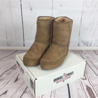 ミネトンカ(Minnetonka)のミネトンカShort Sheepskin Pug Boots(ブーツ)