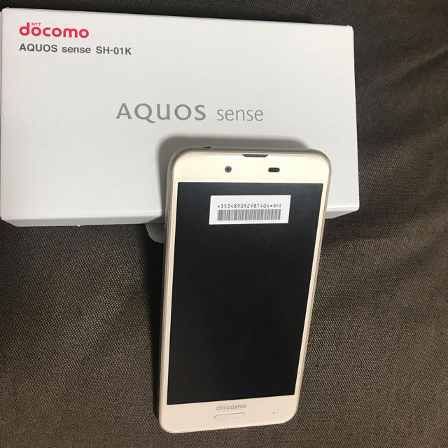 SHARP(シャープ)のdocomo AQUOS sense SH-01K スマホ/家電/カメラのスマートフォン/携帯電話(スマートフォン本体)の商品写真