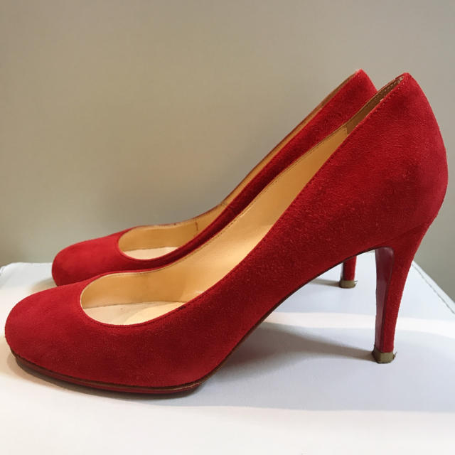 Christian Louboutin(クリスチャンルブタン)のクリスチャンルブタン♡レッドスエード パンプス♡ レディースの靴/シューズ(ハイヒール/パンプス)の商品写真