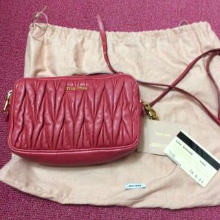 ミュウミュウ(MIU MIU)のmiumiu バック(ショルダーバッグ)