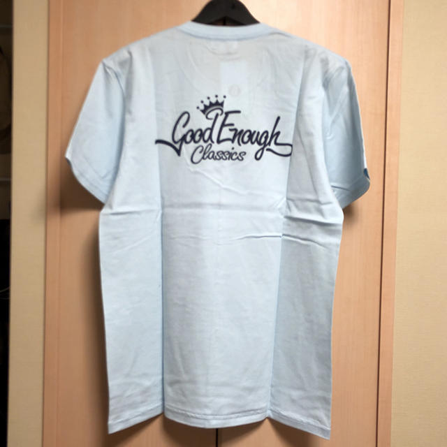 GOODENOUGH(グッドイナフ)のGOODENOUGH クラシックロゴ VネックＴシャツ 水色 L メンズのトップス(Tシャツ/カットソー(半袖/袖なし))の商品写真