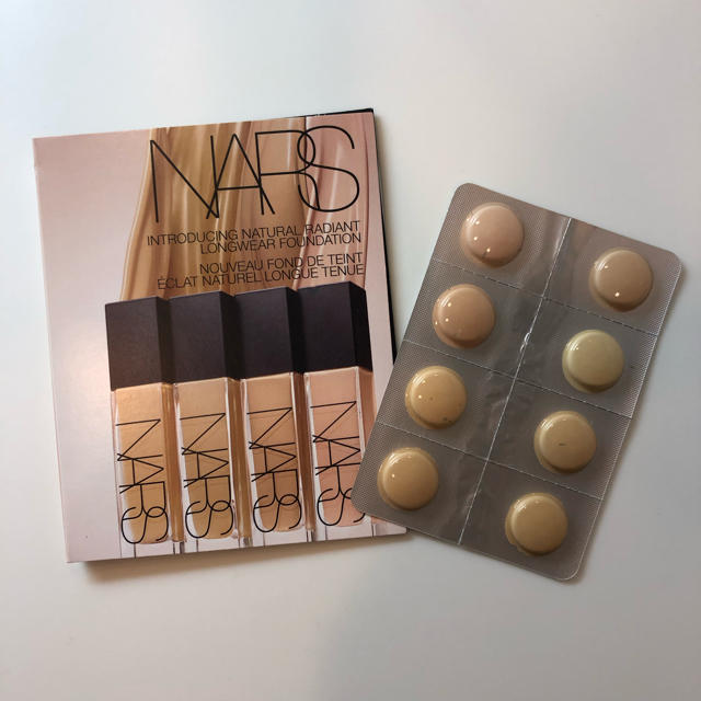 NARS(ナーズ)のサンプル8色セット NARSリキッドファンデーション コスメ/美容のベースメイク/化粧品(ファンデーション)の商品写真