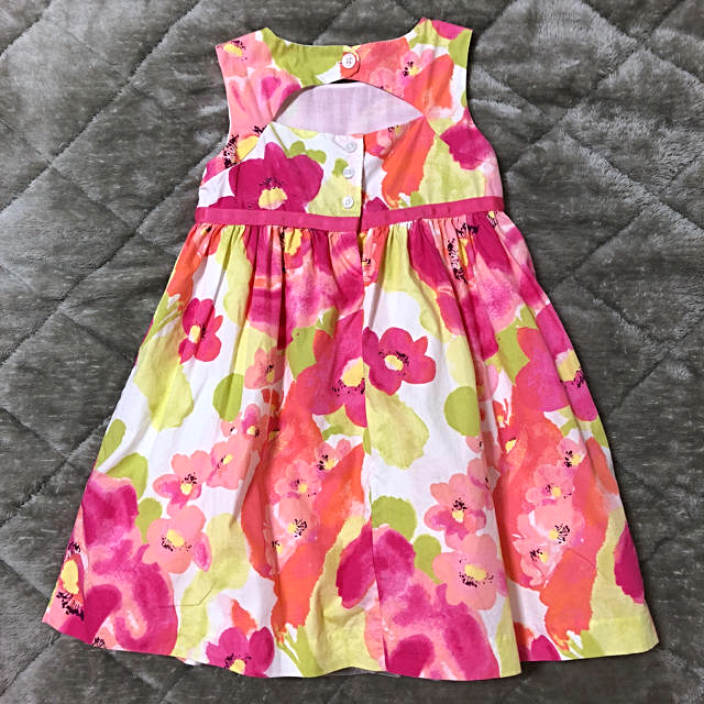 GYMBOREE(ジンボリー)のGYMBOREE 花柄ワンピース 約100〜110cm キッズ/ベビー/マタニティのキッズ服女の子用(90cm~)(ワンピース)の商品写真