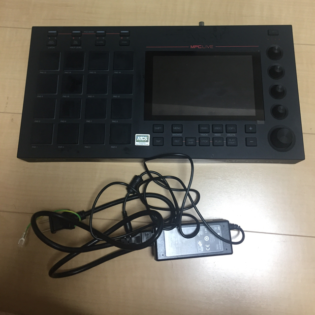 AKAI MPC LIVE 楽器のDJ機器(その他)の商品写真