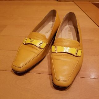 プラダ(PRADA)のPRADA プラダ　フラットシューズ(ローファー/革靴)