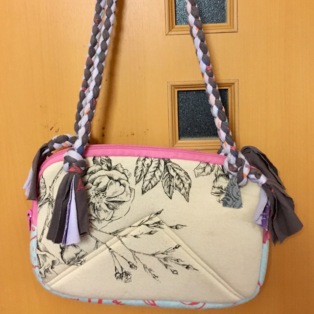 H.P.FRANCE(アッシュペーフランス)のJuana de Arco ホォアナデアルコ バラ柄 iPadケース バッグ レディースのバッグ(ショルダーバッグ)の商品写真