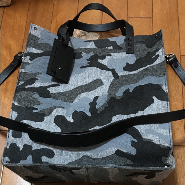 ランキング2022 VALENTINO 新品未使用 - VALENTINO 32万 スタッズ