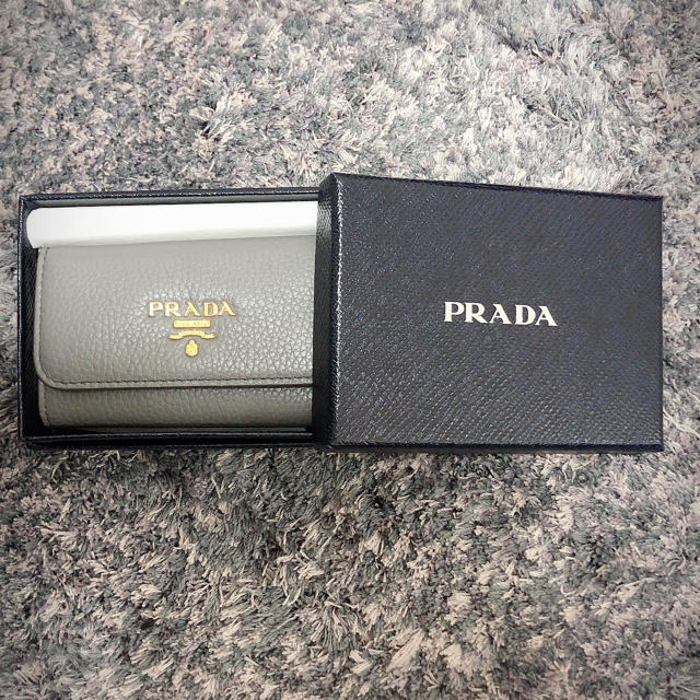 PRADA(プラダ)のプラダ キーケース バイカラー レディースのファッション小物(キーケース)の商品写真