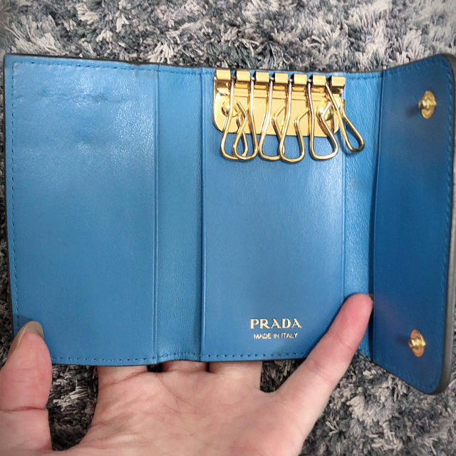 PRADA(プラダ)のプラダ キーケース バイカラー レディースのファッション小物(キーケース)の商品写真