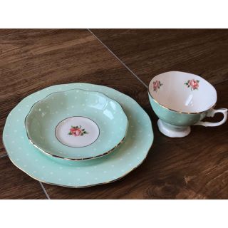 ロイヤルアルバート(ROYAL ALBERT)のロイヤル アルバート ポルカローズヴィンテージ 3点セット(食器)