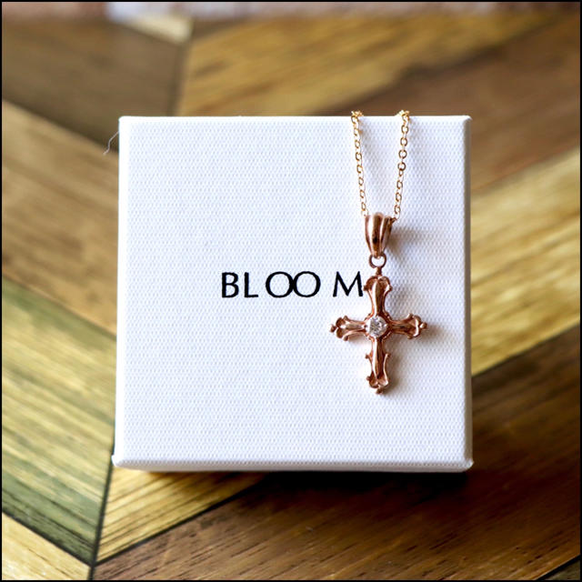 BLOOM(ブルーム)のBLOOM｜ブルーム ピンクゴールド クロス 十字架 ネックレス トップ レディースのアクセサリー(ネックレス)の商品写真