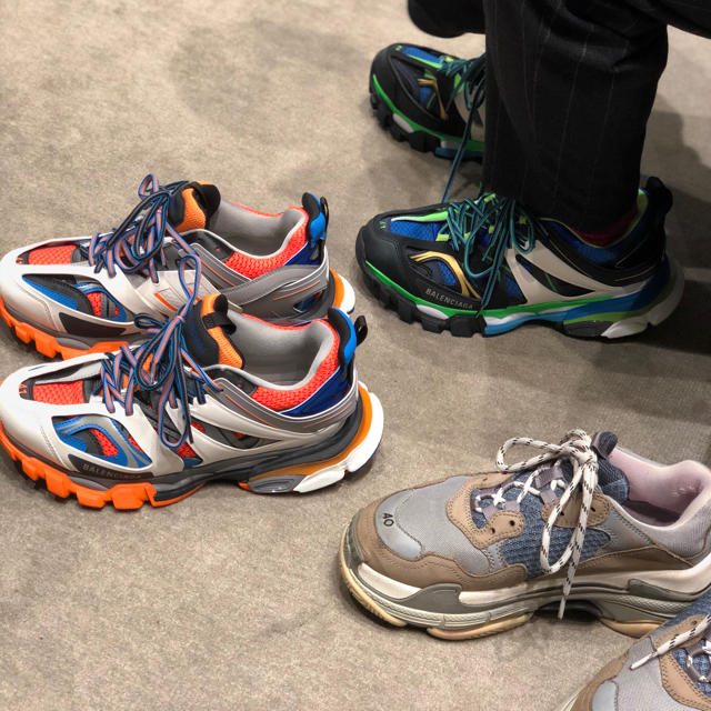 Balenciaga - 定価以下!!BALENCIAGAトラックスニーカー 41の通販 by