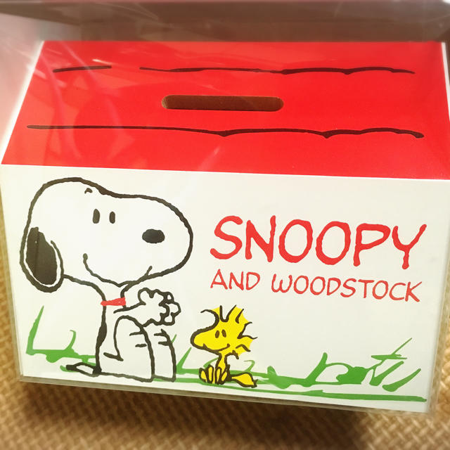 SNOOPY(スヌーピー)の新品未使用 スヌーピー   貯金箱 ハウス型 インテリア/住まい/日用品のインテリア小物(置物)の商品写真