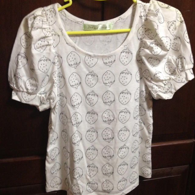 Dot&Stripes CHILDWOMAN(ドットアンドストライプスチャイルドウーマン)の落書きいちごTシャツ レディースのトップス(Tシャツ(半袖/袖なし))の商品写真