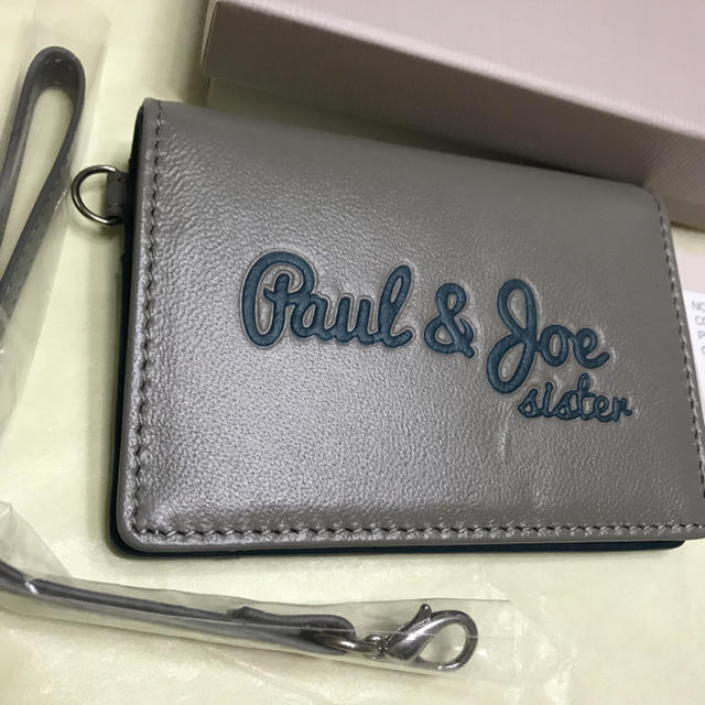 PAUL & JOE SISTER(ポール&ジョーシスター)の新品 ポール&ジョーシスター 定期入れ  牛革製 レディースのファッション小物(名刺入れ/定期入れ)の商品写真