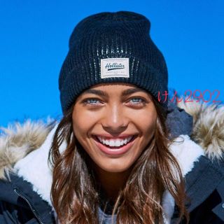 ホリスター(Hollister)の★Hollister 最新作ラミネート加工復刻版ロゴワッペン付きニットビーニー(ニット帽/ビーニー)