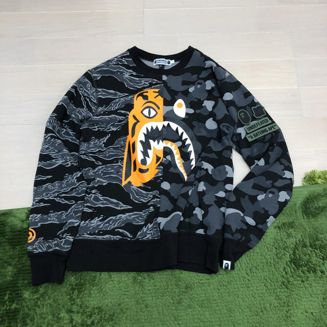 A BATHING APE(アベイシングエイプ)のUUDEFEATED A BATHING APE  スウェット メンズのトップス(スウェット)の商品写真