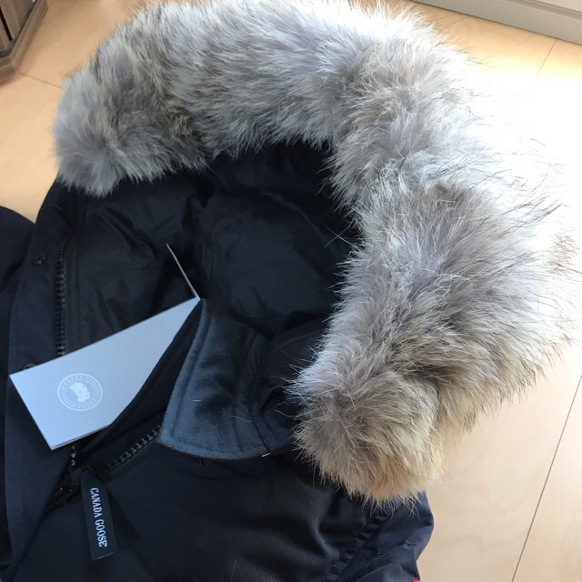 CANADA GOOSE(カナダグース)のカナダグース  マッケンジー★Mサイズ ★ネイビー★新品未使用★定価売りの一点限 レディースのジャケット/アウター(ダウンジャケット)の商品写真