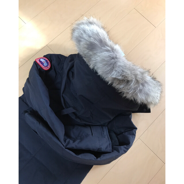 CANADA GOOSE(カナダグース)のカナダグース  マッケンジー★Mサイズ ★ネイビー★新品未使用★定価売りの一点限 レディースのジャケット/アウター(ダウンジャケット)の商品写真