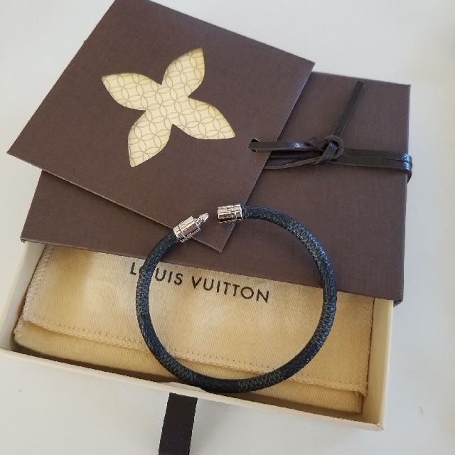 LOUIS VUITTON(ルイヴィトン)のルイヴィトン　キープイット　ブレスレット　ダミエグラフィット　 メンズのアクセサリー(ブレスレット)の商品写真