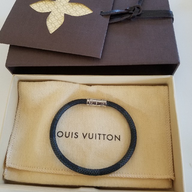 LOUIS VUITTON(ルイヴィトン)のルイヴィトン　キープイット　ブレスレット　ダミエグラフィット　 メンズのアクセサリー(ブレスレット)の商品写真