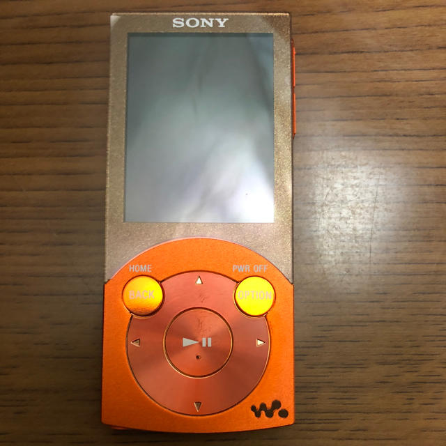 WALKMAN(ウォークマン)の美品！ ソニー ウォークマン Sシリーズ 16G オレンジ NW-S644/D スマホ/家電/カメラのオーディオ機器(ポータブルプレーヤー)の商品写真