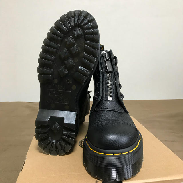 Dr.Martens(ドクターマーチン)のドクターマーチン ブーツ 厚底 ジャングルブーツ レディースの靴/シューズ(ブーツ)の商品写真