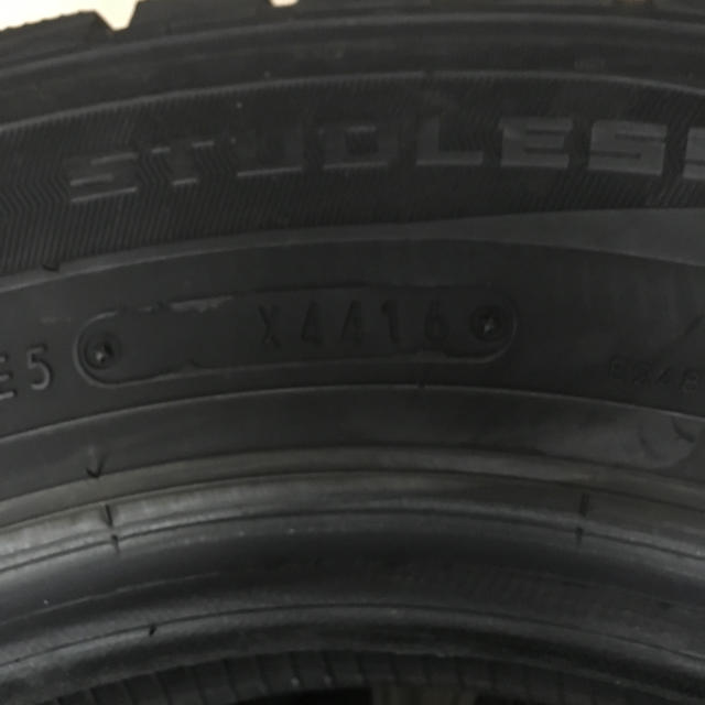 DUNLOP(ダンロップ)の155/80R13 79Q スタッドレス 中古 4本セット 2016年製 自動車/バイクの自動車(タイヤ)の商品写真