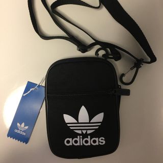 アディダス(adidas)のadidas ショルダーポーチ(ショルダーバッグ)