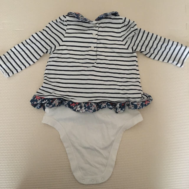 GAP(ギャップ)のbaby gap＊ロンパース 花柄 ボーダー トップス キッズ/ベビー/マタニティのベビー服(~85cm)(ロンパース)の商品写真