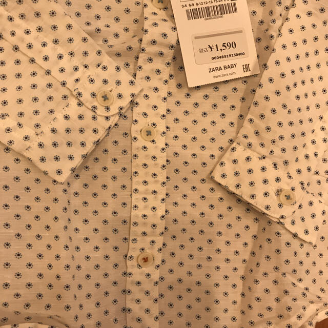 ZARA(ザラ)の新品タグ付 ザラベビー フラワー柄プリント地シャツ 100 キッズ/ベビー/マタニティのキッズ服男の子用(90cm~)(Tシャツ/カットソー)の商品写真