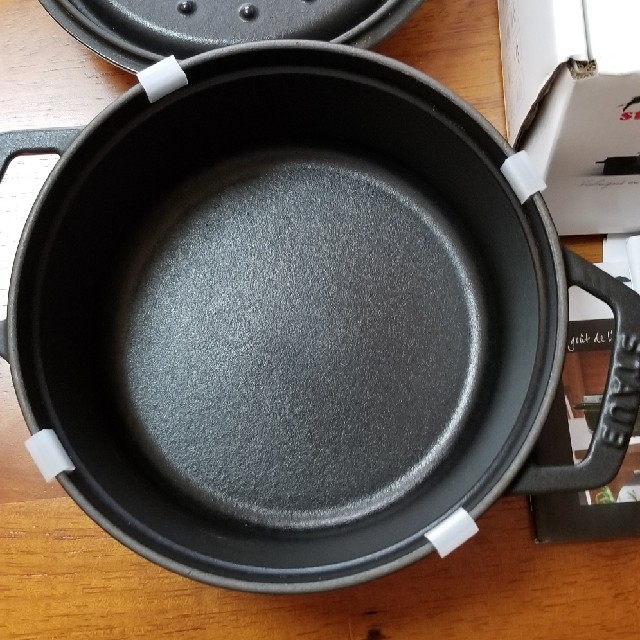 STAUB - ストウブ staub 18cm ココットラウンド ブラックの通販 by nanan's shop｜ストウブならラクマ