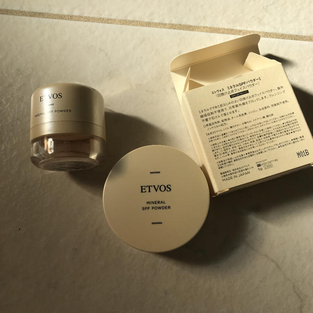 ETVOS(エトヴォス)の新品 エトヴォス ミネラル SPF パウダー セット ETVOS コスメ/美容のベースメイク/化粧品(フェイスパウダー)の商品写真