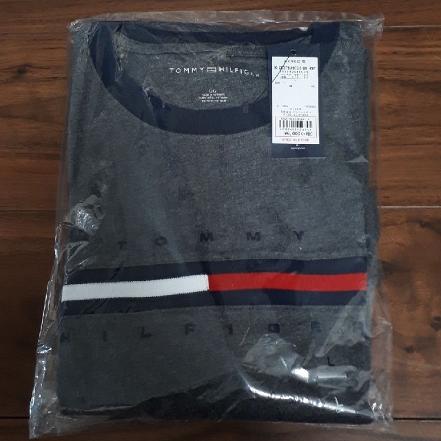 TOMMY HILFIGER(トミーヒルフィガー)の新品未使用【TOMMY HILFIGER】ロングスリープTシャツ  L メンズのトップス(Tシャツ/カットソー(七分/長袖))の商品写真