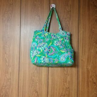 ヴェラブラッドリー(Vera Bradley)のVERA Bradley ヴェラブラッドリーグリーンの大きめプリーテッドトート (トートバッグ)