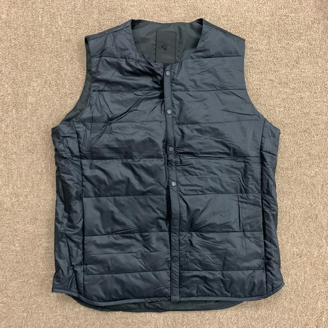 DESCENTE(デサント)のデサント オルテライン ダウンベスト H.C.S.DOWN VEST XL 黒 メンズのジャケット/アウター(ダウンベスト)の商品写真