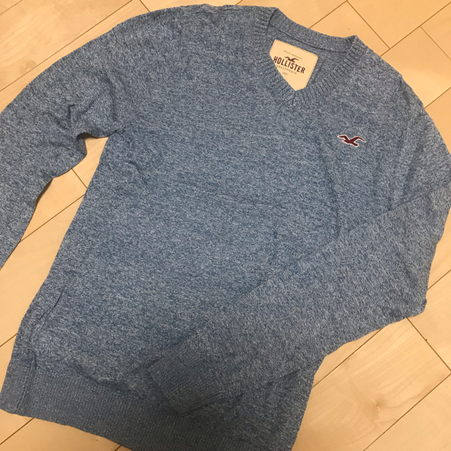 Hollister(ホリスター)の★新品・未使用★Hollister【S】ブルー 大人気のメンズVネックセーター メンズのトップス(ニット/セーター)の商品写真