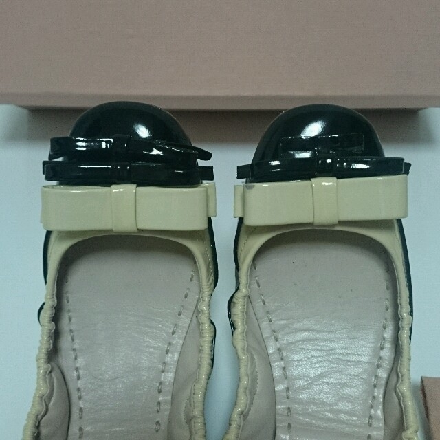 miumiu(ミュウミュウ)のミュウミュウ バイカラーパンプス レディースの靴/シューズ(ハイヒール/パンプス)の商品写真