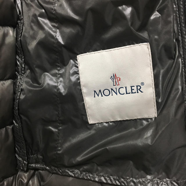 MONCLER(モンクレール)のMONCLER モンクレール ダウンベスト サイズ0 メンズのジャケット/アウター(ダウンベスト)の商品写真