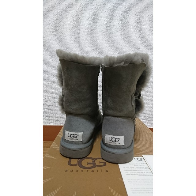 UGG(アグ)の専用/難あり！UGGｵｰｽﾄﾗﾘｱ/W BAILEY BUTTON/GRAY 5 レディースの靴/シューズ(ブーツ)の商品写真